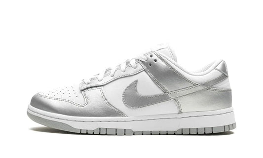 Nike Dunk Low Metallic Silver (W)